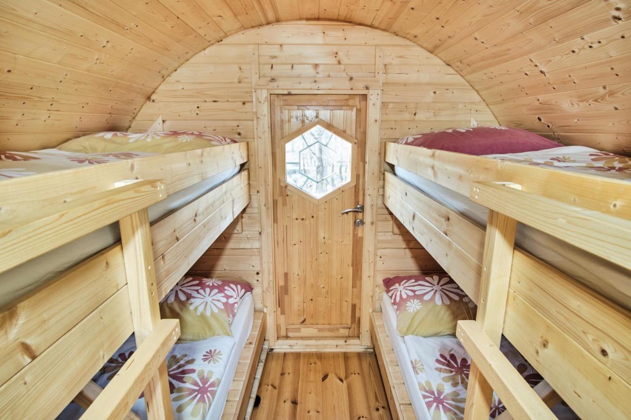 Viking Houses Strnadovsky Mlyn Jesenice  Extérieur photo
